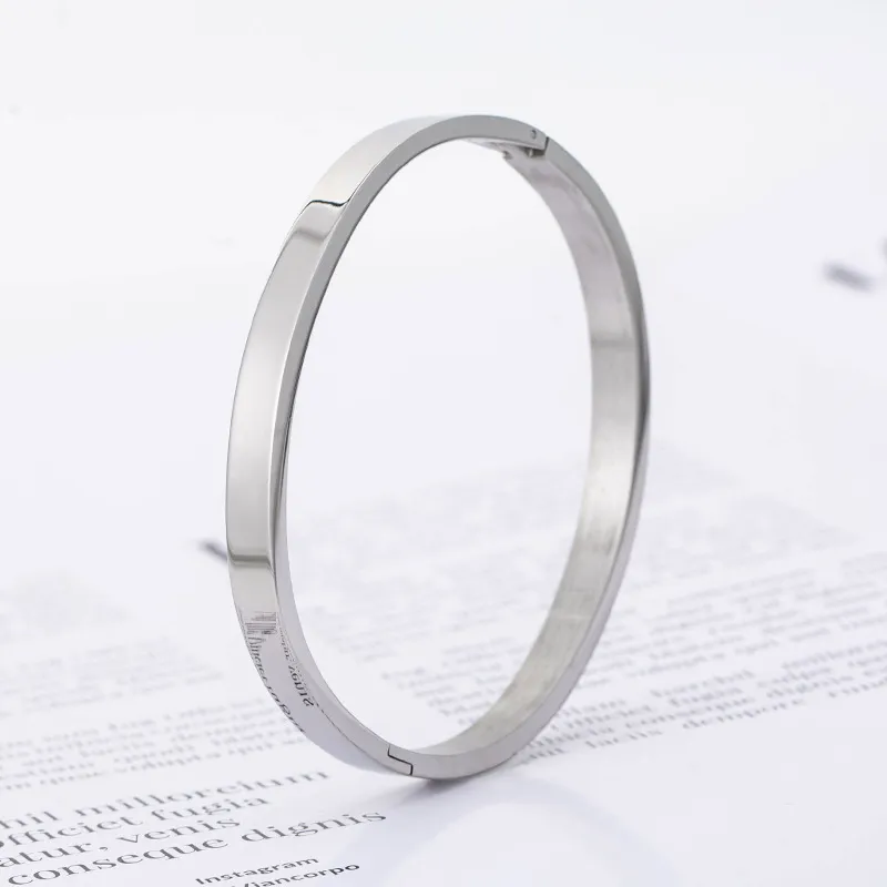 Plain Polished Clasp Bangle
