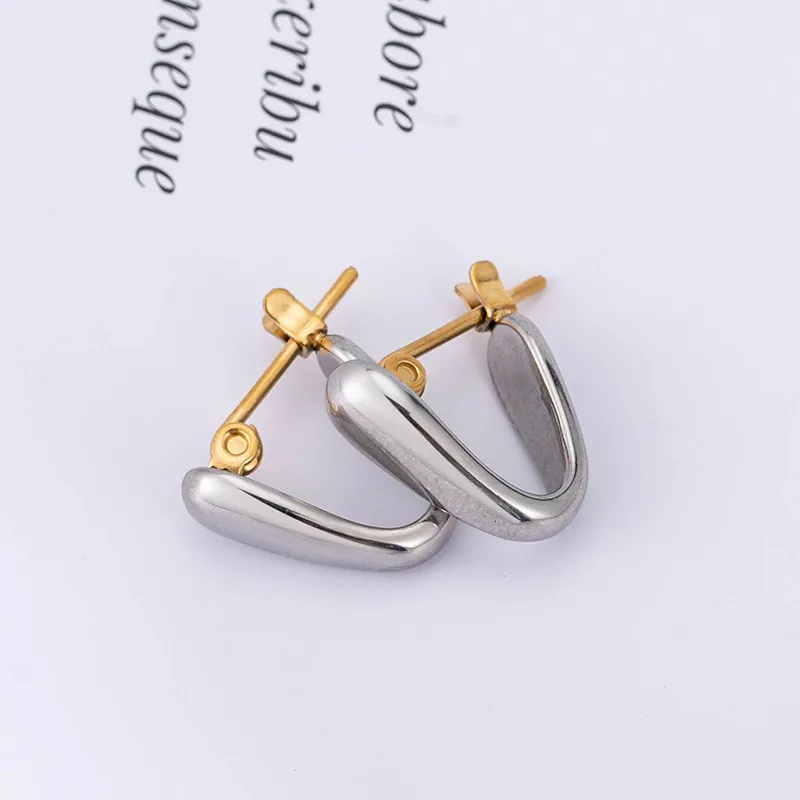 U-Shape Geometric Stud Earrings