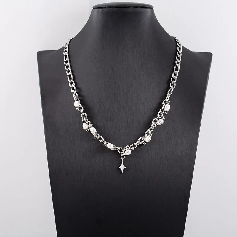 Pearl Four-Point Star Short Necklace