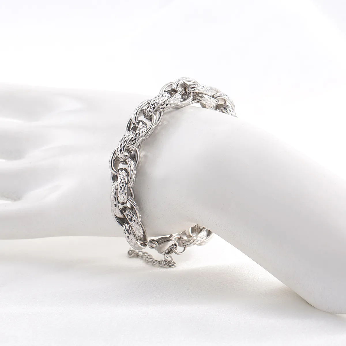 Angular Heavy O-Link Bracelet