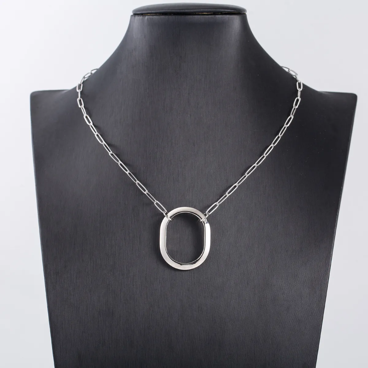 Openwork Oval Pendant Choker