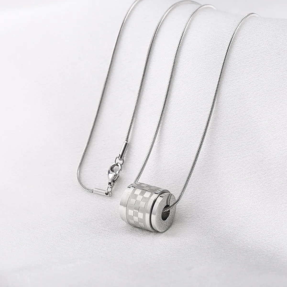 Rotatable Fidget Pendant Necklace